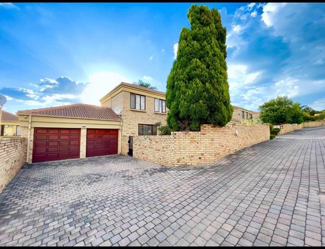 3 BEDROOM TOWNHOUSE FOR SALE IN CRAIGAVON